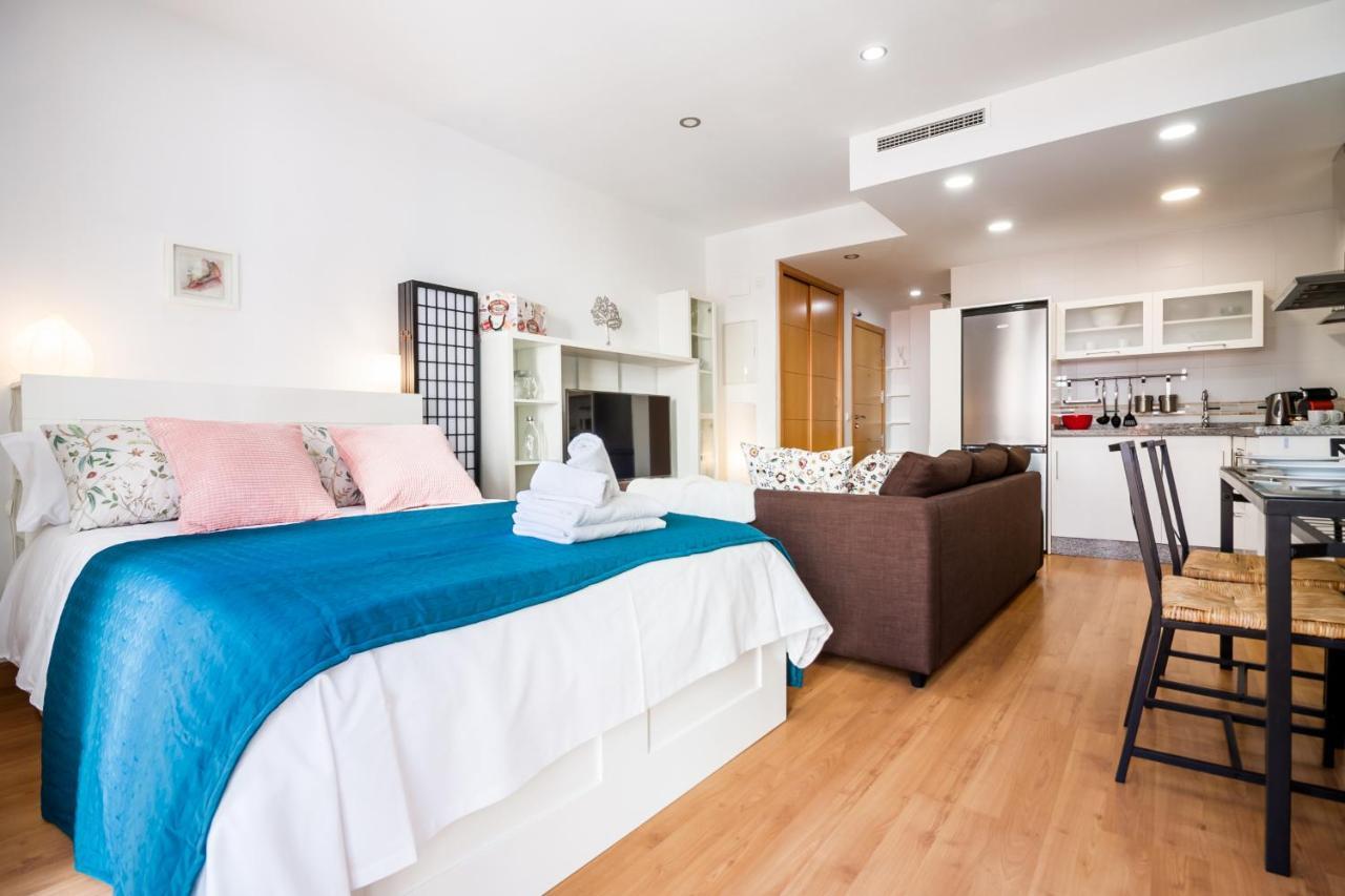 Sea & Wave Adela Boutique Apartment Málaga Eksteriør billede
